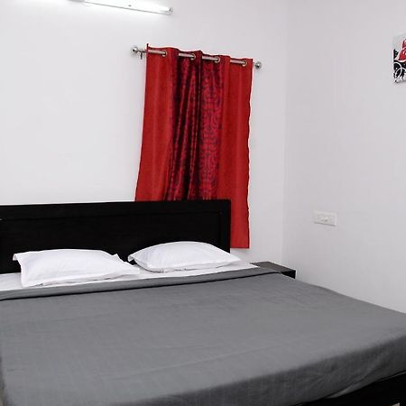 Varsha Enclave Serviced Apartment Mysuru Zewnętrze zdjęcie